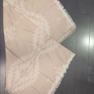 Beige blanket scarf with cream pattern